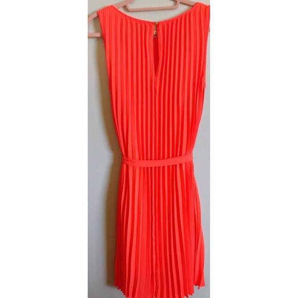 Banana Republic Coral Pleated Sleeveless Tie Waist Dress Women's Size 6 - Picture 2 of 7